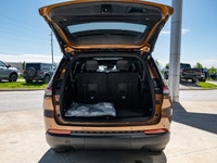 Welcome to 400 Chrysler Dodge Jeep Ram. 4x4 Drivetrain for all-terrain capability - Advanced infotai... (image 7)