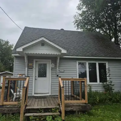 3 Bed / 1 Bath Home in Sault Ste. Marie – $2,299/month + Utilities Welcome to this beautifully updat...