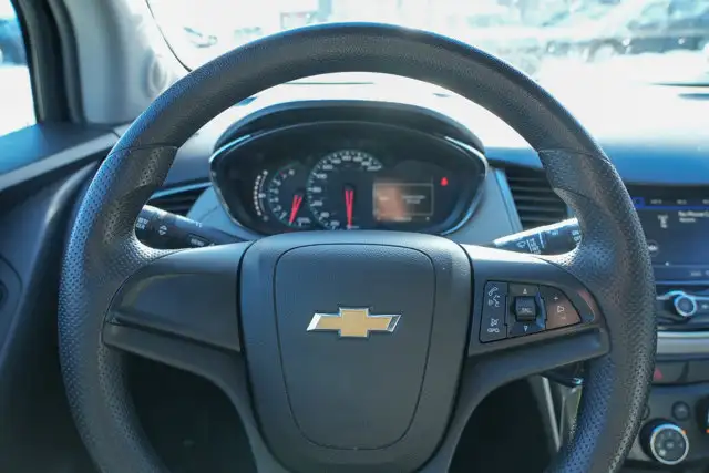 2021 Chevrolet Trax LS | Rear-View Camera | Carplay | No in Cars & Trucks in Calgary - Image 14