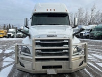 2022 FREIGHTLINER T12664ST;Heavy Duty Trucks - Conventional Truck w/ Sleeper Penske Location 525 MAC... (image 1)