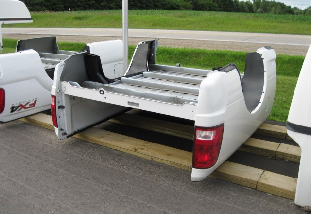 2009-2018 Dodge Ram 8' Brand new White Take off truck box in Auto Body Parts in Kitchener / Waterloo - Image 2