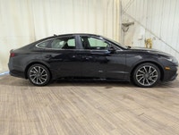 Meet the 2020 Hyundai Sonata 1.6T Luxury, a black-front-wheel-drive marvel that promises dynamic han... (image 7)