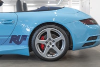 Voici une Porsche 997 Carrera S Cabriolet 2005 unique en son genre, convertie et modifiée profession... (image 6)