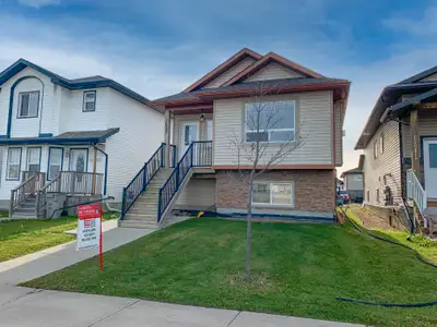 #1749 3 Bed Upper Level in Westpointe Available September 1st