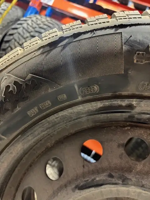 *USED* HERCULES AVALANCHE RT 225/60R16 in Tires & Rims in Grand Bend - Image 3