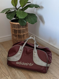 Sac Adidas | Kijiji à Québec : acheter et vendre sur le site de petites  annonces no 1 au Canada.