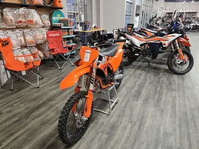 2025 KTM 85 SX 17/14 STEP INTO THE BIG LEAGUES Ready to step up into the big leagues? The 2025 KTM 8...