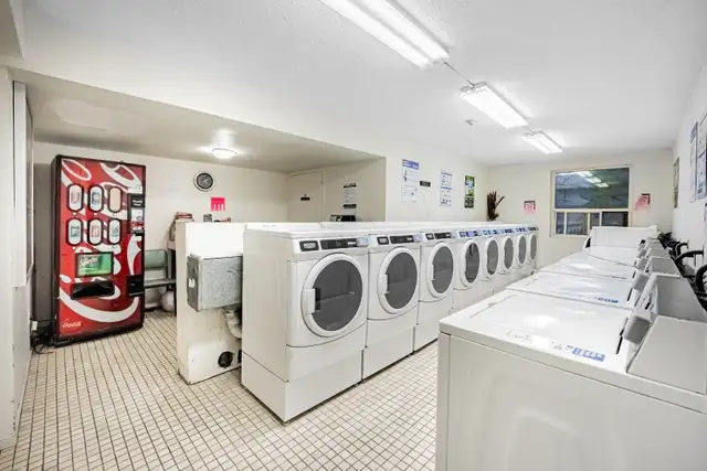 2 Bedroom Apartment for Rent - All Apartment Utilities Included in Long Term Rentals in London - Image 10