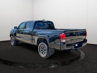 When it comes to midsize mid-size trucks, the Toyota Tacoma is the undisputed king of resale value,... (image 3)