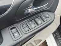 • Power_Steering • Power_Brakes • Power_Windows • Power_Seat • Power_Mirrors • Power_Locks • Air_Con... (image 9)