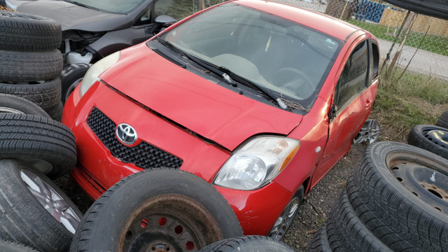 2007 TOYOTA YARIS ** PART OUT ** RED in Auto Body Parts in Kitchener / Waterloo
