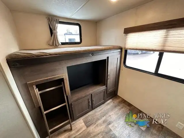 2019 Forest River RV Salem 32BHDS Bunk Room & 2 Slides in Travel Trailers & Campers in Moncton - Image 38