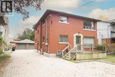 **Excellent Investment Opportunity – VACANT Legal Duplex with Double Garage!** Set your own rent!!!...