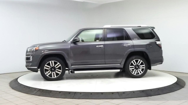 2016 Toyota 4Runner SR5 in Cars & Trucks in Lethbridge - Image 2