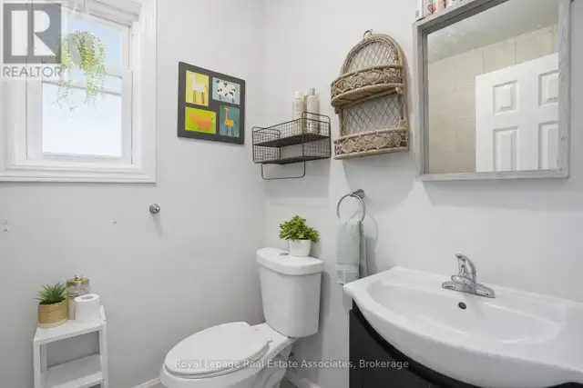 51 WELLINGTON STREET N Hamilton (Beasley), Ontario in Houses for Sale in Kitchener / Waterloo - Image 18