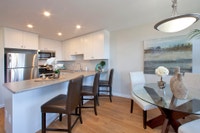 Live well at Regency Towers; perfectly located at Lake Street and Lakeshore Road in North St. Cathar... (image 6)
