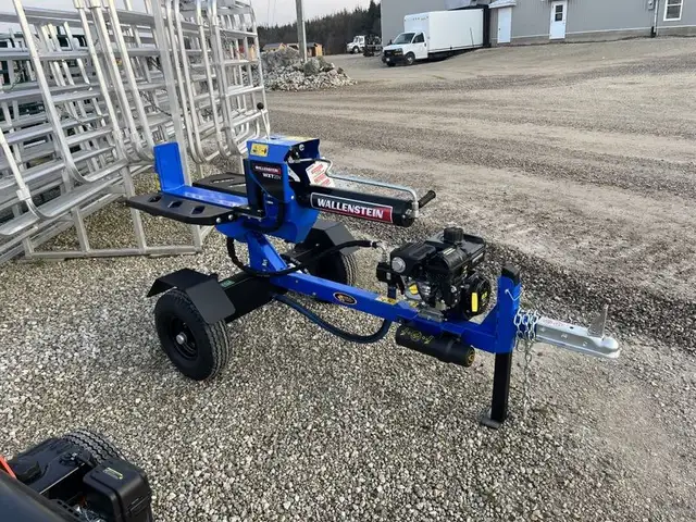  Wallenstein WXT20V  Wood Splitter in Farming Equipment in Owen Sound - Image 4