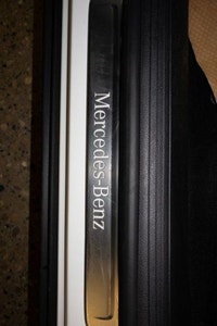 This Mercedes-Benz EQE has a powerful Electric engine powering this Automatic transmission. POLAR WH... (image 8)