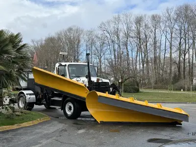 2016 Freightliner 108SD Plow Truck Cummins ISL 6 Cylinder Diesel 350 hp Engine 1600 Engine hrs Eaton...