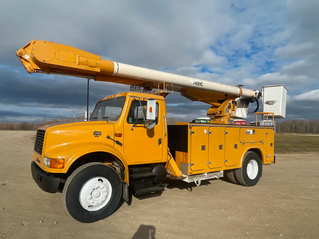 1995 International 4700 S/A 52' Bucket Truck, Allsion in Heavy Trucks in Saskatoon