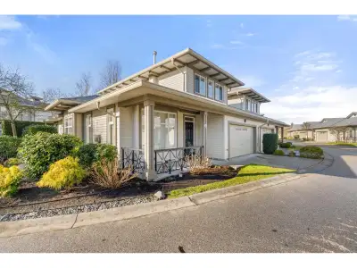 Welcome to Gillis Walk, a coveted adult community that has it all! Over 1800 sqft of easy living wit...