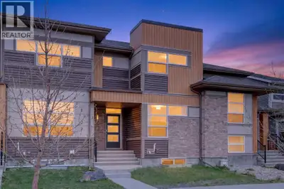 BEAUTIFUL JAYMAN BUILT HOME | NO CONDO FEES | MASSIVE DETACHED DOUBLE GARAGEWelcome to this beautifu...