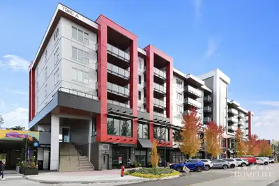Contemporary 1-Bedroom Plus Den at The District at Willoughby Discover easy, modern living at The Di...