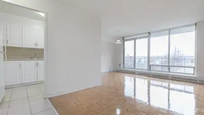 Professionally managed 1 bedroom apartment for rent On-site maintenance staff Indoor pool Transit or...