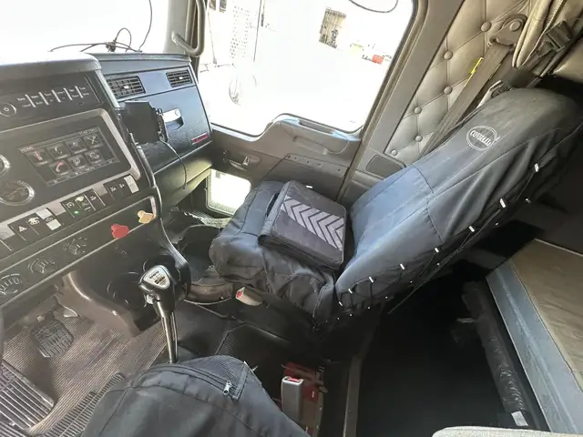 2013 KENWORTH T800 in Heavy Trucks in Saskatoon - Image 23
