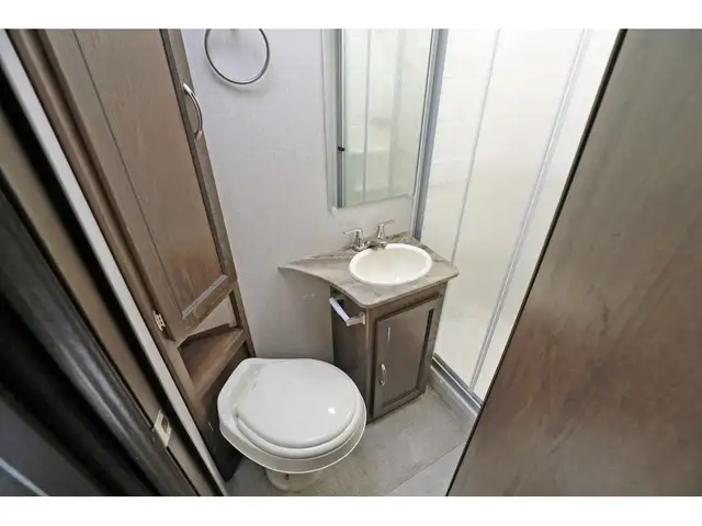 2020 Coachmen Freelander 26DS 1 extension Classe C 27 pieds in RVs & Motorhomes in Laval / North Shore - Image 16