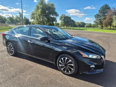 2019 Nissan Altima 2.5 SE AWD with auto 187900 km and with all Possible Options, including sunroof,...