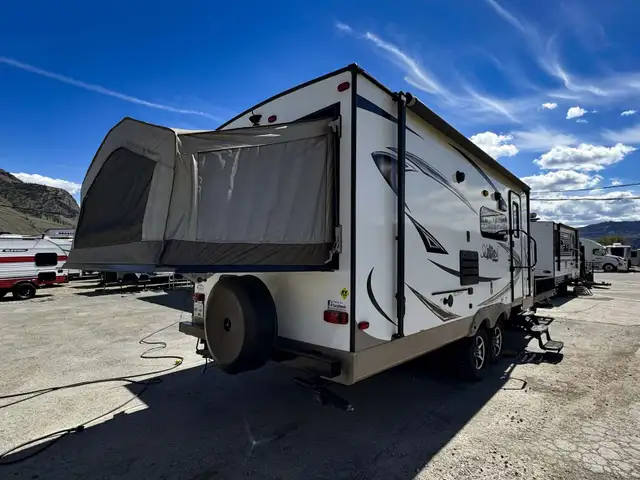 2018 ,Flagstaff,Shamrock 21SSL in Travel Trailers & Campers in Kamloops - Image 4