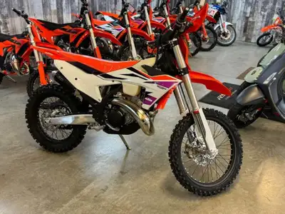 KTM 250 XC 2024 Liquidation 2024! Pour ton deal de l’année c’est maintenant Motocross 2 temps avec m...