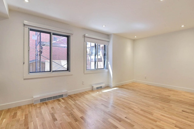 3195 Van Horne Avenue — photo 2