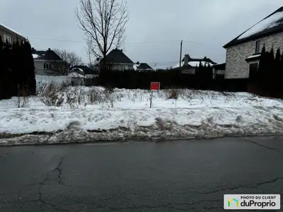 Terrain résidentiel à vendre dans un secteur très recherché de la ville de Dollard-Des-Ormeaux, une...