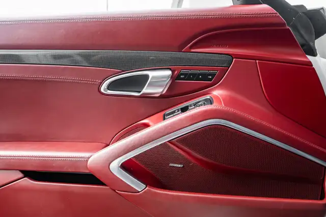 2017 Porsche 9115565647876220723224