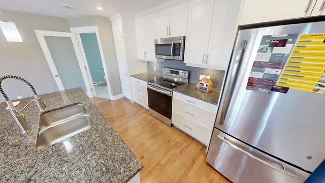 DECEMBER 1ST- 2 BED, 1.5 BATH - TOWNHOUSE- LAUNDRY- PARKING in Long Term Rentals in Fredericton - Image 5