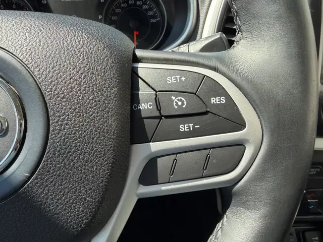 2017 Jeep Cherokee Trailhawk5484076570837196820