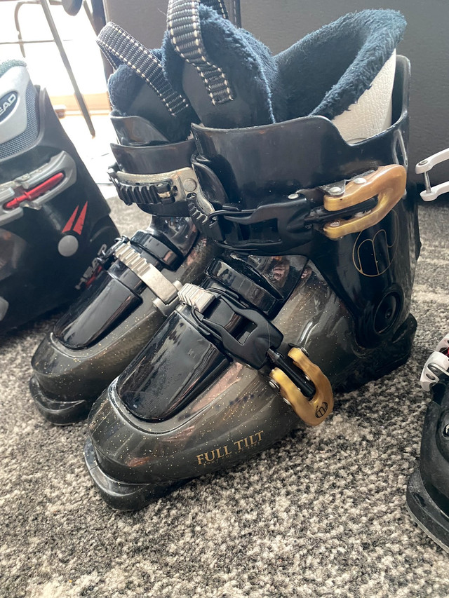 Downhill ski boots Mary Jane junior 22/22..5 in Ski in Barrie