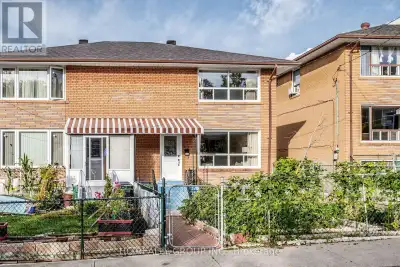 Great Opportunity! Attention To First Time & Investors! This 3Br Semi-Detached Is Located On A Acces...