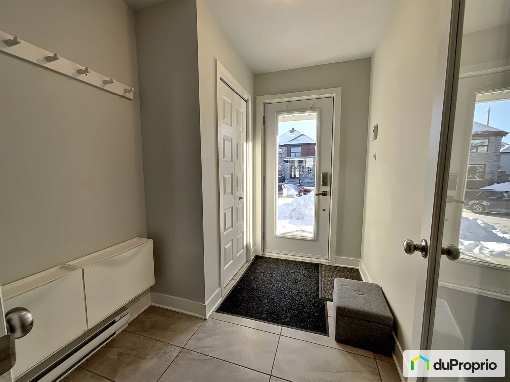 $774,500 - Bungalow for sale in Ste-Marthe-Sur-Le-Lac — photo 2