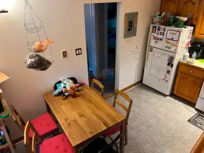 2 bedroom +den second floor apt available Aug 1st