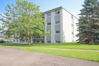 3 Bedroom Unit With Space For 2 Cars, Stanley Park Neighborhood