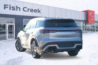 Step into sophistication and unparalleled versatility with the 2025 INFINITI QX60 LUXE. This strikin... (image 3)