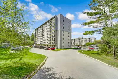Building Description Welcome to Park Lane Towers Apartments, where renovated design meets access to...