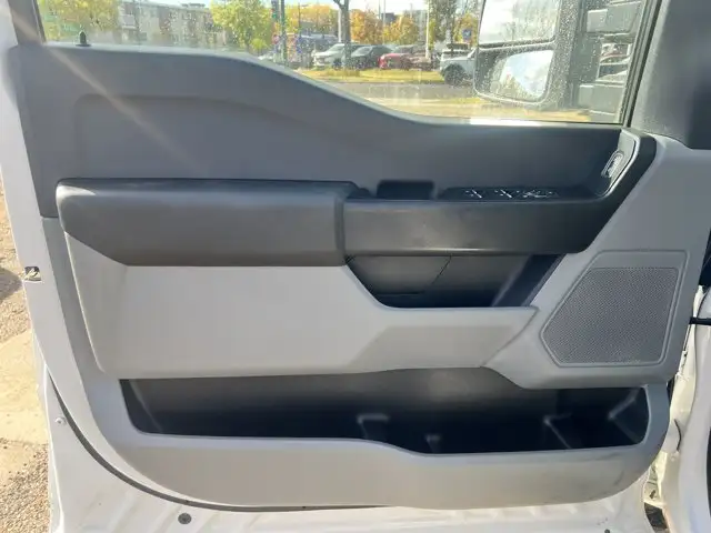 2024 Ford Super Duty F-350 SRW XL Crew Cab 176 | Remote Start in Cars & Trucks in Edmonton - Image 6