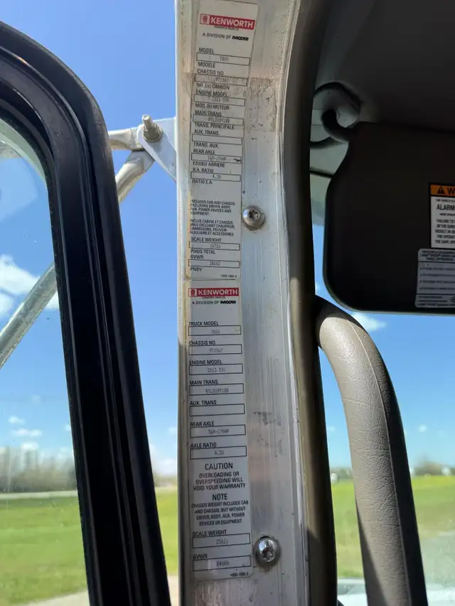 2015 KENWORTH T800 in Heavy Trucks in Saskatoon - Image 39