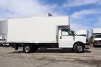 2025 GMC Savana Cargo CAMION NEUF / 9 KM / 6.6 LITRES 8 CYLINDRES / 2025 GMC SAVANA 3500 CUBE 14 PIE... (image 3)