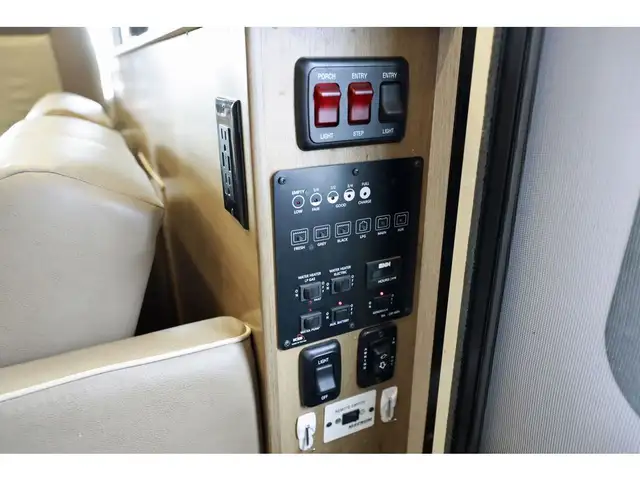 2020 Holiday Rambler Admiral 28A 2 extension Classe A 2020 in RVs & Motorhomes in Laval / North Shore - Image 9