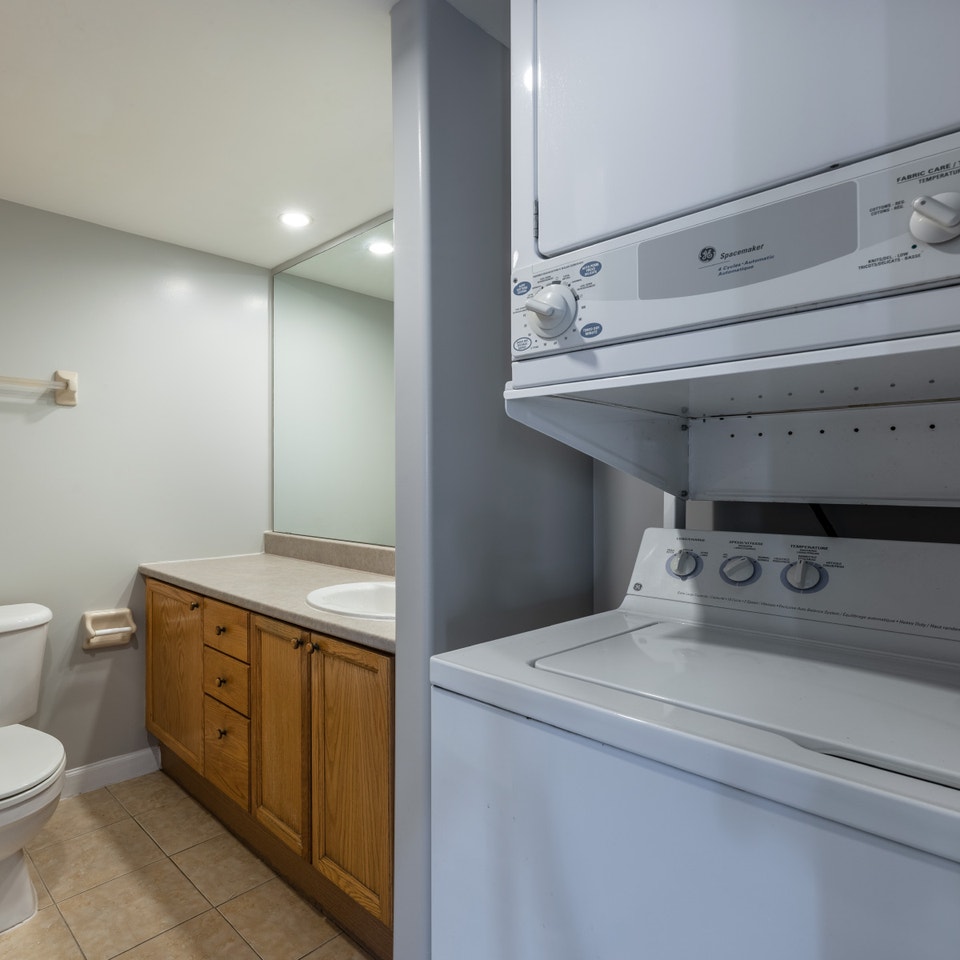 COME SEE THIS AMAZING 1 BEDROOM UNIT DOWNTOWN HALIFAX 2